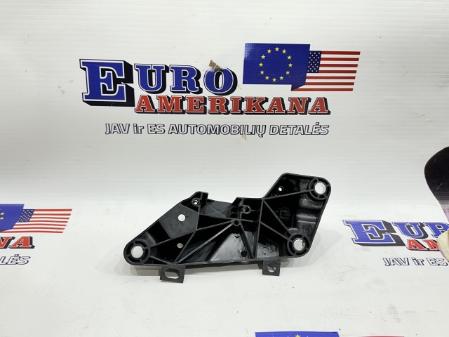 Upper Bracket (right)