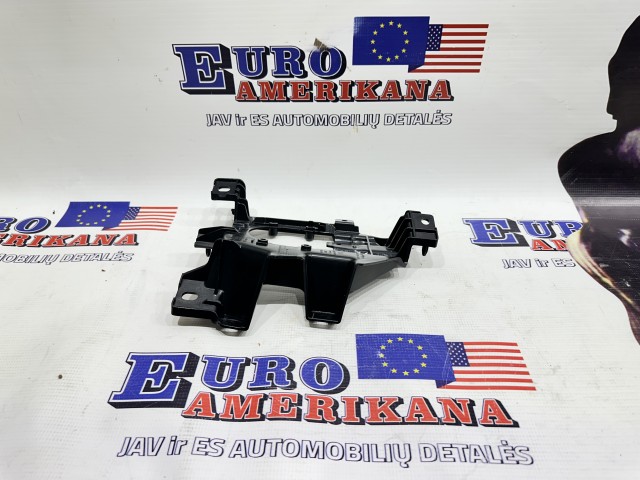 Bracket, RH