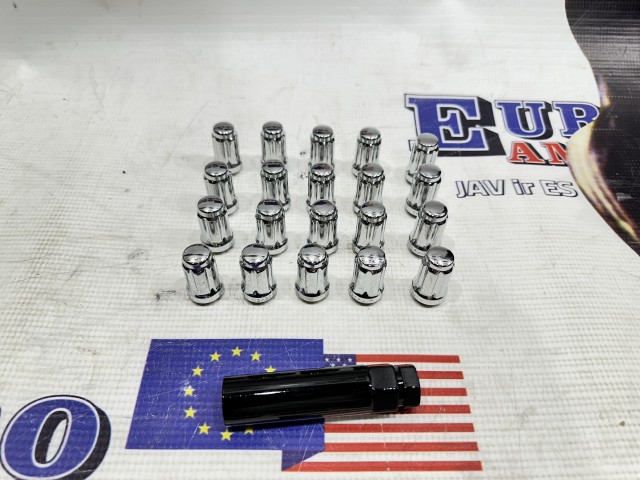 20 x 6 Splines Lug Nuts Chrome 1/2 + 2Keys