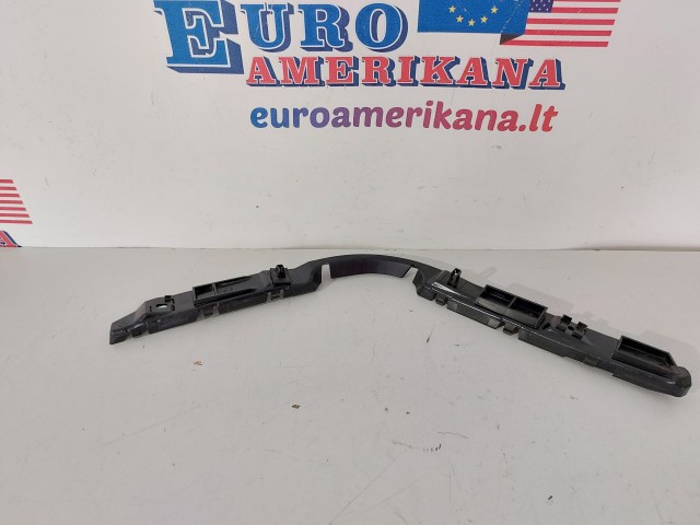Side Retainer (left) - Take off