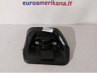 Apatinis priekinio kablio dangtelis, Dešinės pusės
