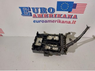Fuse & Relay Box Take off