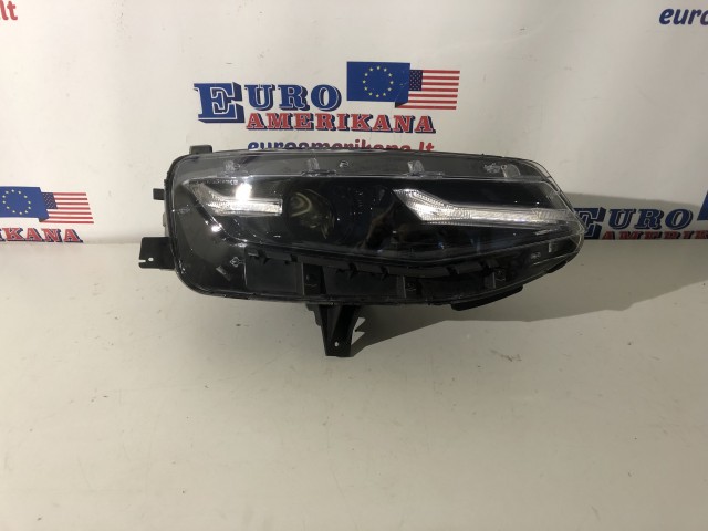 Headlight, RH (Takeoff)