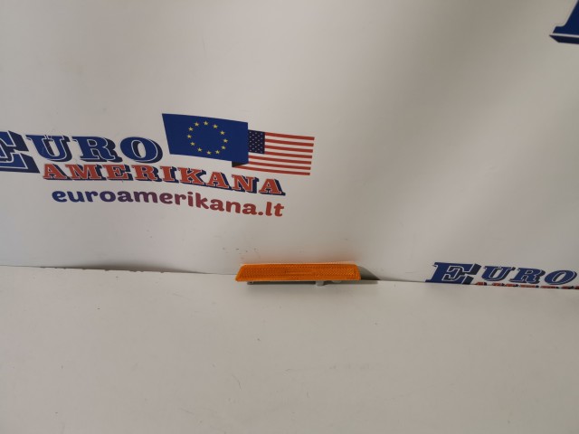 Side Marker Lamp (Right)
