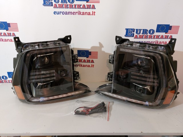 Front Headlights Set (Halogen)