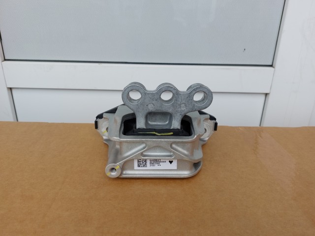 Engine Mount 