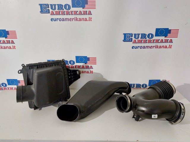 Air Cleaner Assembly - Take off 